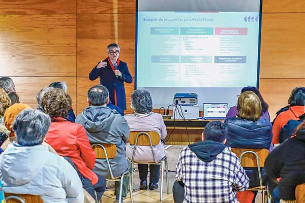 <p>El ministro de Hacienda, Mario Marcel, expuso este martes en Osorno sobre el pacto fiscal. Foto: Ministerio de Hacienda</p>