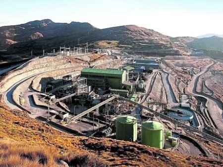 Sudafricana Gold Fields revela detalles de la extensión de Cerro Corona en Perú, en medio de opciones de compra