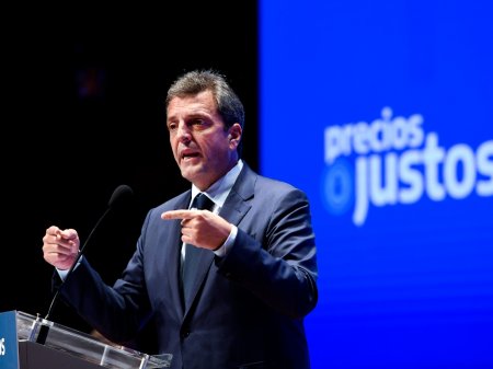 Massa ve un esquema de "devaluaciones controladas" en Argentina y aseguró más de US$ 1.000 millones adicionales con el Banco Mundial