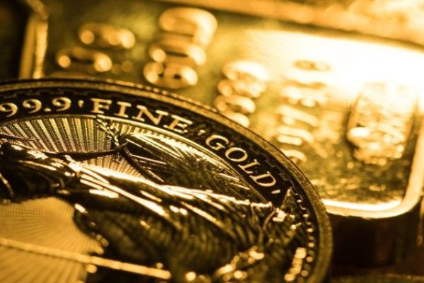 <p>Oro no pierde su sitial entre los inversionistas a medida que se acerca el fin del ciclo de alza de tasas de la Fed</p>