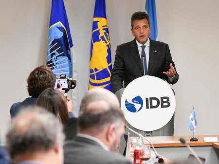 Dólar Blue cierra con leve alza en Argentina, tras la definición de las negociaciones con el FMI