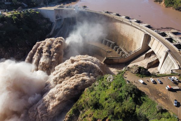 Enel Generación anuncia cierre total de compuertas del embalse Rapel para este viernes