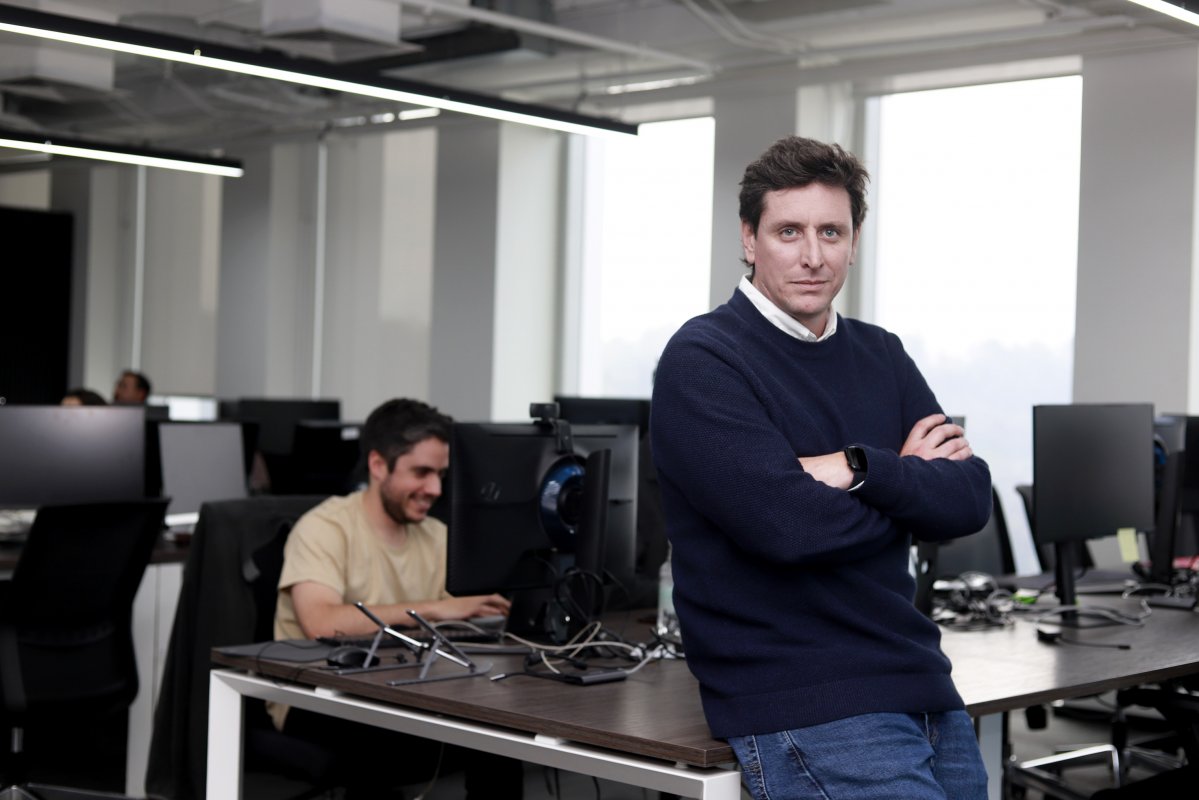 <p>El emprendedor que vendió su empresa a firma canadiense y hoy trabaja con Moderna, Lululemon, Kraft y Coca Cola</p>