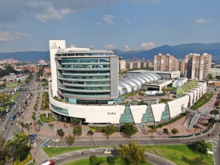 Parque Arauco adquiere participación en el colombiano Titán Plaza por US$ 34 millones