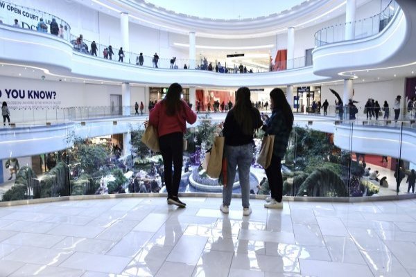 <p>Confianza de los consumidores estadounidenses cae en agosto más que lo esperado por preocupación sobre inflación</p>