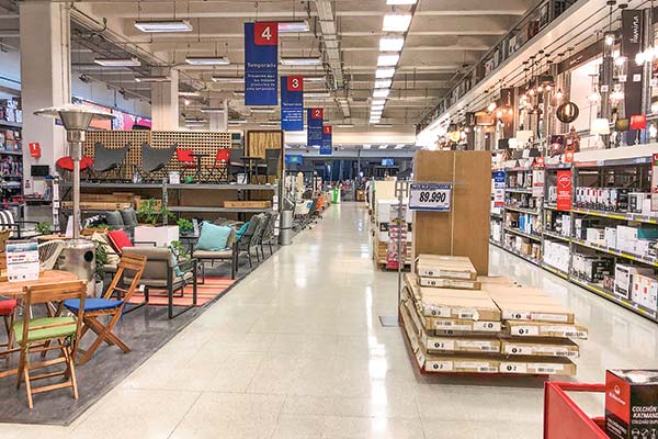 <p>Los factores que llevan al “mejoramiento del hogar” a ser la categoría más castigada del retail</p>