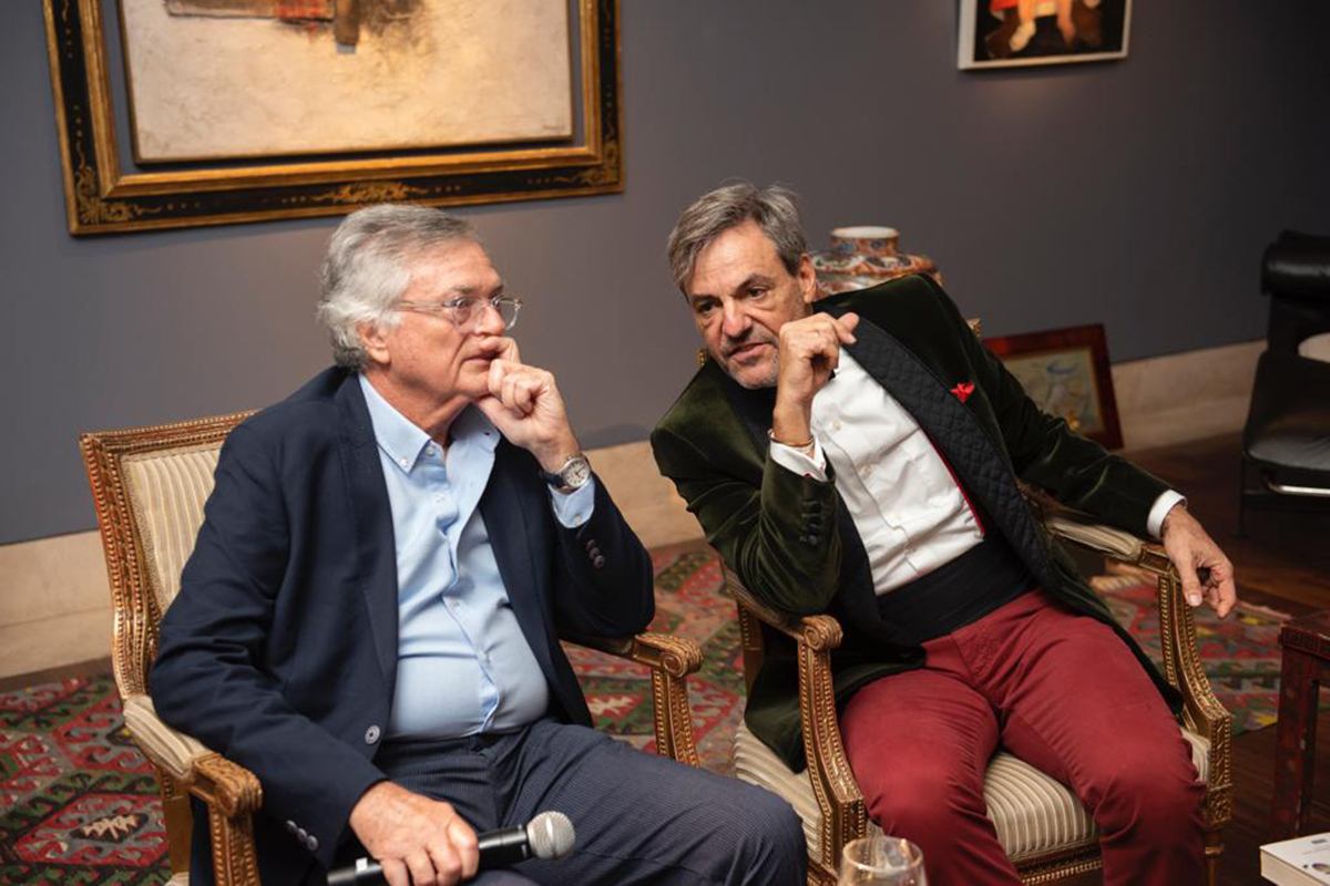 <p>La escultura que Nicolás Ibáñez regaló a Piñera en agosto de 2023</p>