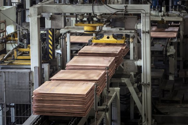 <p>Gigante global del cobre sufre millonario robo de metal y se ve obligada a recortar su pronóstico de ganancias para el año</p>