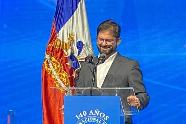 Boric en cena de la minería: "No les quepa duda que nuestro país va a liderar la industria del litio"