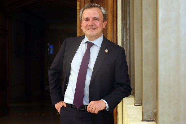 Gustavo Sanhueza (UDI) y el proyecto que modifica la sociedad conyugal: “La ley dice hoy día que la mujer es incapaz de administrar sus bienes”