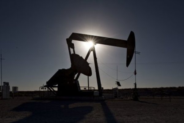 <p>El barril de petróleo llega a US$90 por primera vez en el año tras ampliación de recortes de OPEP+</p>