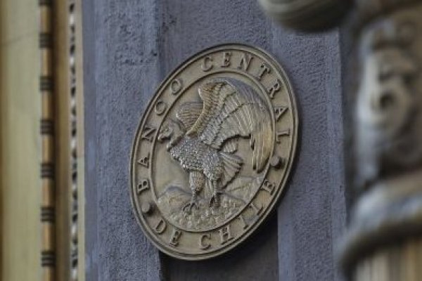 ¿"Poda" en atribuciones del Banco Central? Parlamentarios analizan polémicas enmiendas aprobadas por la oposición