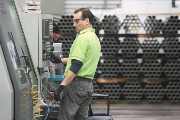 IPoM: baja de la Tasa de Política Monetaria comienza a traspasarse al costo de los créditos a las empresas