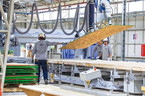 <p>Estudio advierte sobre mayor riesgo de la automatización del empleo en el país</p>