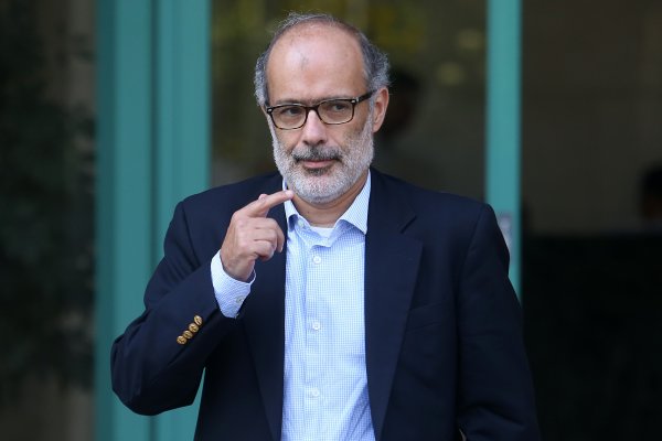 Rodrigo Valdés, director del FMI para Latinoamérica, advierte que alza del crimen organizado está afectando el crecimiento de la región