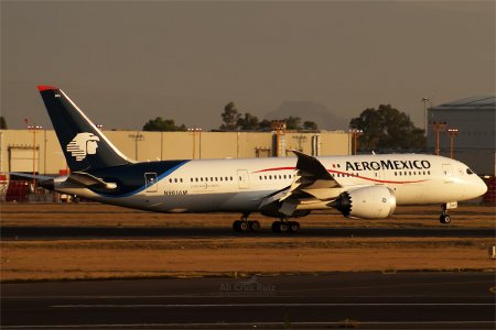 Gobierno mexicano aplazaría hasta el 6 de enero de 2024 la reducción de vuelos en el aeropuerto capitalino