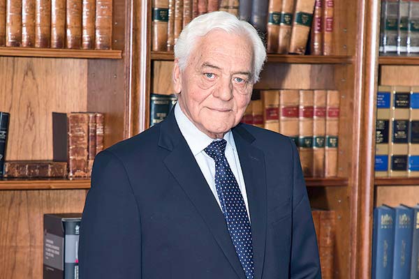 Álvaro Órtuzar, abogado de Red Dávila en demanda de cobro contra el seguro público: “Toda la deuda es responsabilidad de Fonasa, de eso, legalmente no hay ninguna duda”