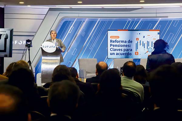 Gobierno estima que comisiones de las AFP bajarían entre 40% y 65% con la reforma de pensiones
