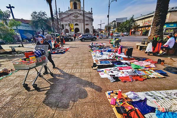 <p>Radiografía al comercio ambulante: vendedores satisfechos y con ingresos diarios por $40.000</p>