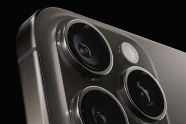 <p>Ahora en DF | Apple presenta el nuevo iPhone 15 con mejoras en la cámara y USB-C</p>