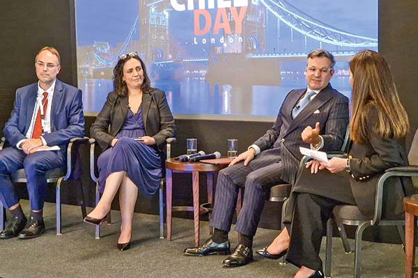 <p>Además, hubo un panel sobre cómo mejorar las políticas de inversión para obtener mejores pagos de pensión. </p>