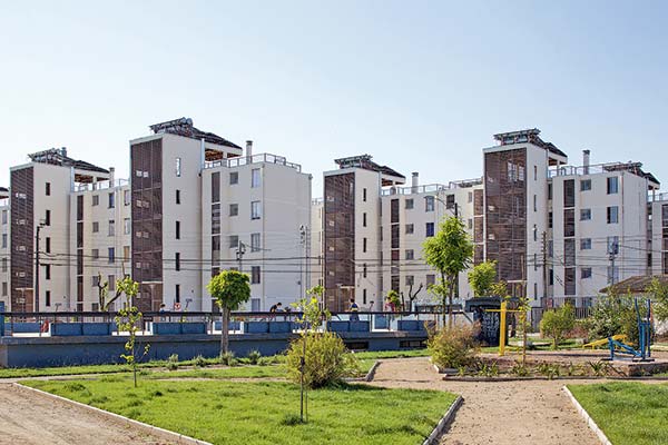 <p>Colliers entra al debate y también propone medidas para contener impacto de las contribuciones</p>