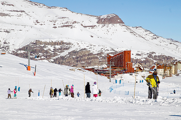 <p>Andespass: registro marcario enfrenta a Valle Nevado con El Colorado/Farellones</p>