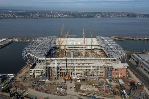 <p>El moderno estadio en construcción del Everton FC. Foto: Bloomberg.</p>