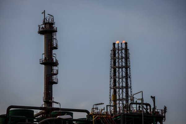 <p>Se espera que la demanda de barriles diarios de petróleo aumentará a 110 millones en 2030.</p>