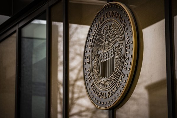 <p>La Fed concentra las miradas y se espera que mantenga las tasas de interés en EEUU en máximos de 22 años</p>