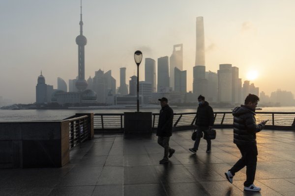<p>China mantiene sin cambios las tasas de interés de referencia, como esperaba el mercado</p>
