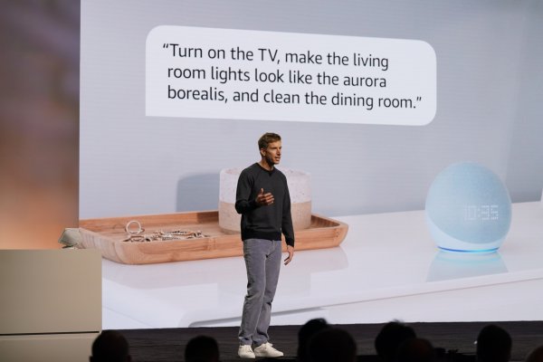 <p>Alexa "casi humana": Amazon presenta nueva versión de su asistente virtual con Inteligencia Artificial generativa</p>