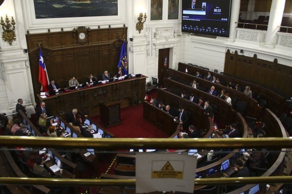 Cadem: 59% votaría en contra en el plebiscito constitucional y sólo 21% a favor, el nivel más bajo desde marzo