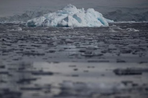 Hielo marino invernal en la Antártida toca un mínimo histórico y desata alerta por el cambio climático