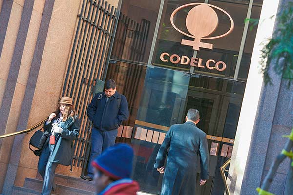 JPMorgan le cree a Codelco: "Podrá cumplir con todas sus obligaciones financieras"