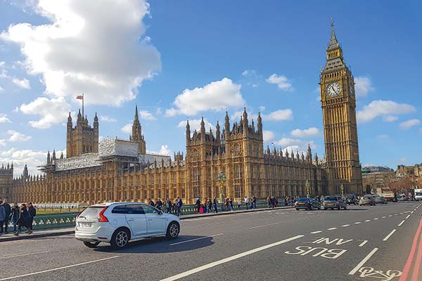 <p>La incertidumbre del Brexit aumenta los precios de importaciones</p>