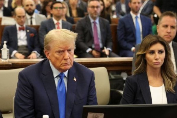 <p>Trump obtuvo más de US$ 1.000 millones con mentiras sobre el valor de sus activos inmobiliarios, acusa la fiscalía de Nueva York</p>