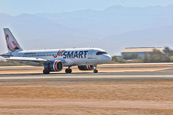 Jetsmart abre consulta en el TDLC por nuevo concurso: “Podría favorecer el acaparamiento de frecuencias aéreas”