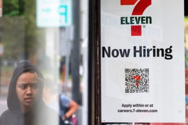<p>Empresas en EEUU agregan menor cantidad de empleos desde inicios de 2021 y se desacelera el sector servicios</p>