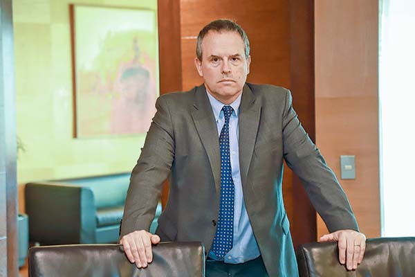 Kevin Cowan, comisionado de la CMF: “El uso de información privilegiada es una conducta particularmente preocupante”