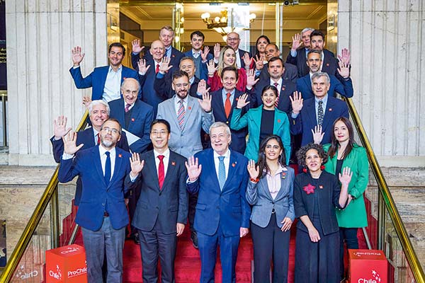 <p>Autoridades de la Cancillería chilena y de la embajada China participaron en el evento.</p>
