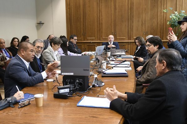 Acotar monto de devoluciones y reajuste en precios base y GES: los nudos del crucial informe para la ley corta de isapres