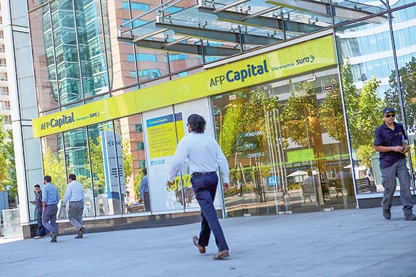 AFP Capital en picada contra uso del APV como estrategia de inversión y apunta a empresa de asesorías