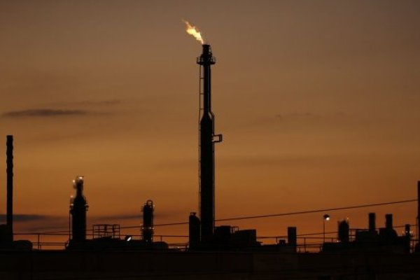 <p>El precio del petróleo sube tras el ataque de Hamás a Israel</p>