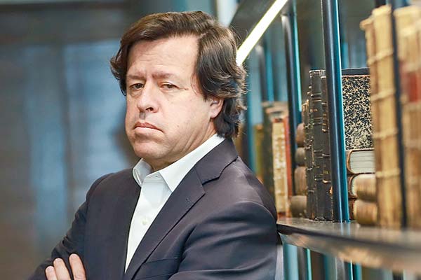 Víctor Ríos, socio fundador de Molina Ríos Abogados: “El sistema de infraestructura del país lleva años fallando debido a la falta de contratos adecuados”