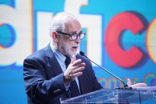 <p>Ministro Montes: “Haremos una licitación por 20 mil viviendas industrializadas en 2024”</p>