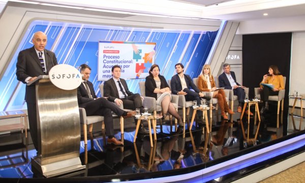 Gremios empresariales instan a alcanzar un acuerdo constitucional para disminuir la incertidumbre