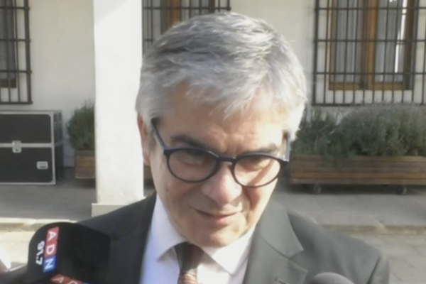 <p>Ahora en DF | Ministro de Hacienda y alza del dólar: "Tiene que ver con factores que son de carácter global"</p>