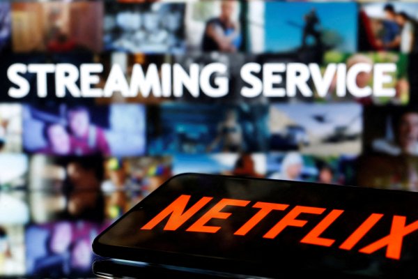 Netflix anuncia mejor trimestre de crecimiento en suscriptores en años y aplica nuevos aumentos de precios