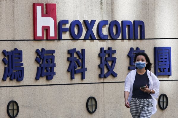 China sacude confianza de empresas extranjeras tras nuevas detenciones de ejecutivos e investigación a contratista de Apple
